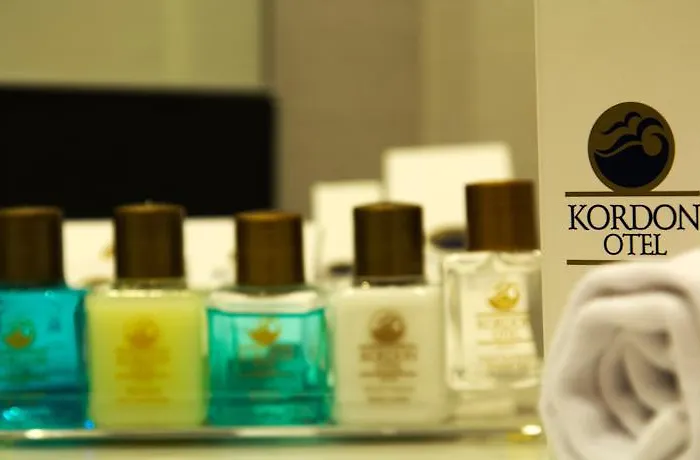 מלון Kordon Alsancak 3*