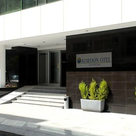 Hotel Kordon Alsancak 3*