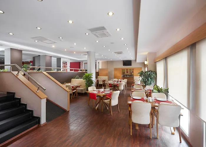 Kordon Alsancak Szálloda 3*