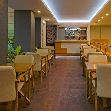 Hotel Kordon Alsancak 3*